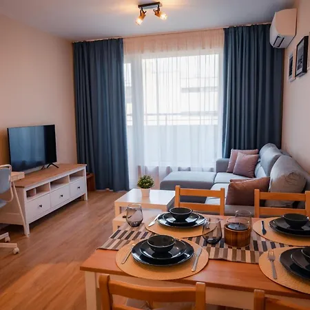 Emerald With Private Parking *